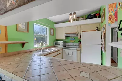 120 4th St NE, Naples, FL 34120 - Photo 11