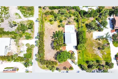 13460 Coral Dr, Fort Myers, FL 33908 - Photo 9