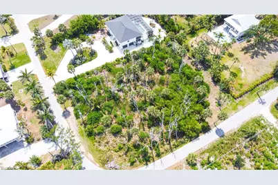 13451 Almond Dr, Fort Myers, FL 33908 - Photo 9