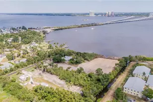 1059 River Rd, North Fort Myers, FL 33903 - Photo 9