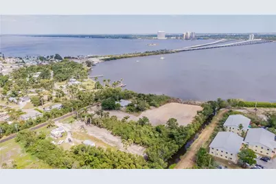 1069 River Rd, North Fort Myers, FL 33903 - Photo 5