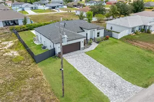 405 NW 10th St, Cape Coral, FL 33993 - Photo 7