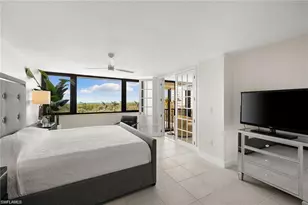 5601 Turtle Bay Dr, Naples, FL 34108 - Photo 17