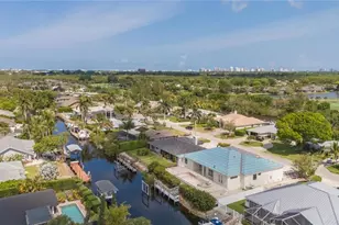 2232 Longboat Dr, Naples, FL 34104 - Photo 27