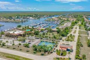 525 Newport Dr, Naples, FL 34114 - Photo 15