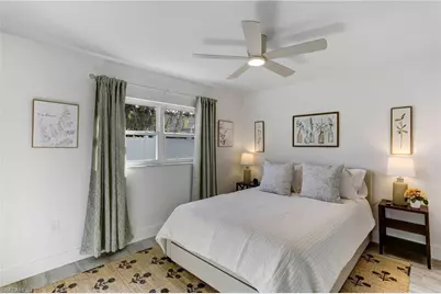 10842 Vanderbilt Dr, Naples, FL 34108 - Photo 13