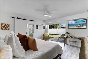 10842 Vanderbilt Dr, Naples, FL 34108 - Photo 9