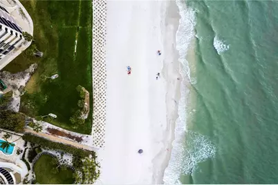 10842 Vanderbilt Dr, Naples, FL 34108 - Photo 35