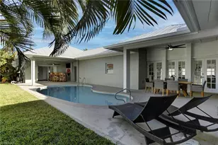 10842 Vanderbilt Dr, Naples, FL 34108 - Photo 21