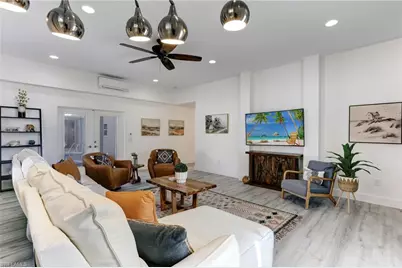 10842 Vanderbilt Dr, Naples, FL 34108 - Photo 3