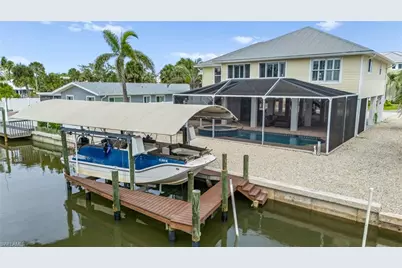 320 Madison Ct, Fort Myers Beach, FL 33931 - Photo 3