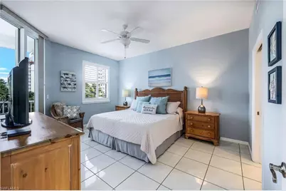 460 Launch Cir #401, Naples, FL 34108 - Photo 7