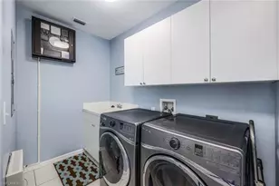 460 Launch Cir, Naples, FL 34108 - Photo 13