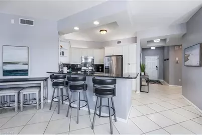 460 Launch Cir #401, Naples, FL 34108 - Photo 5