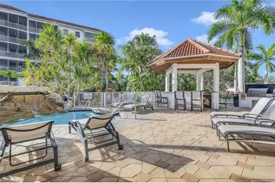460 Launch Cir #301, Naples, FL 34108 - Photo 25