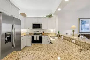 470 Launch Cir, Naples, FL 34108 - Photo 9