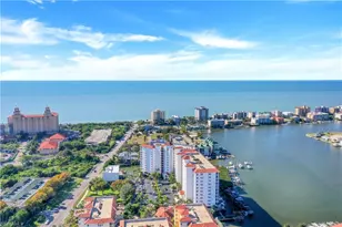 470 Launch Cir, Naples, FL 34108 - Photo 3