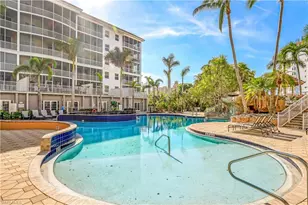 470 Launch Cir, Naples, FL 34108 - Photo 7