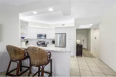 470 Launch Cir #V301, Naples, FL 34108 - Photo 11