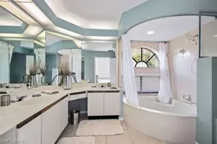 592 Beachwalk Cir, Naples, FL 34108 - Photo 13