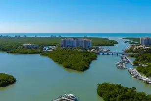 425 Cove Tower Dr, Naples, FL 34110 - Photo 31