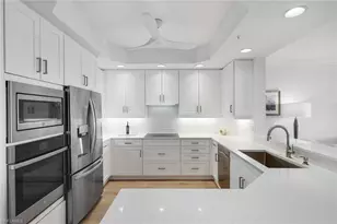 425 Cove Tower Dr, Naples, FL 34110 - Photo 9