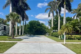 1012 Diamond Lake Cir S, Naples, FL 34114 - Photo 1