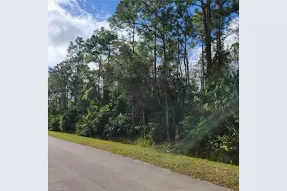 3011 2nd St NE, Naples, FL 34120 - Photo 9