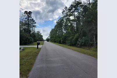 3011 2nd St NE, Naples, FL 34120 - Photo 13