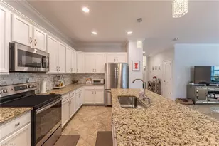 9231 Shadow Oak Ln, Naples, FL 34120 - Photo 15