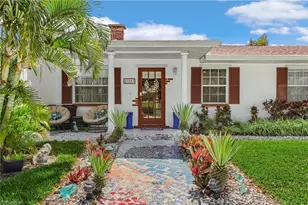 27553 Playa Del Rey Ln, Bonita Springs, FL 34135 - Photo 3