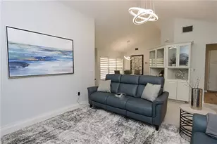 736 Reef Point Cir, Naples, FL 34108 - Photo 9