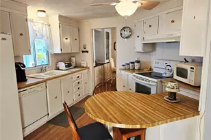 102 Poinsettia Dr, Fort Myers, FL 33905 - Photo 9