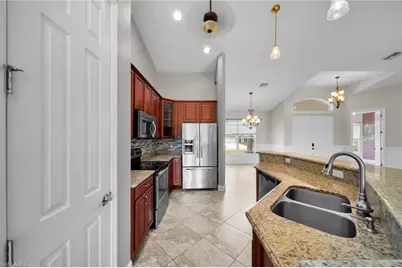 3326 SW 8th St, Cape Coral, FL 33991 - Photo 31