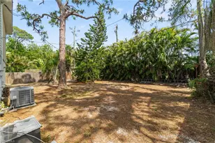 9025 Somerset Ln, Bonita Springs, FL 34135 - Photo 9