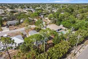 9025 Somerset Ln, Bonita Springs, FL 34135 - Photo 37