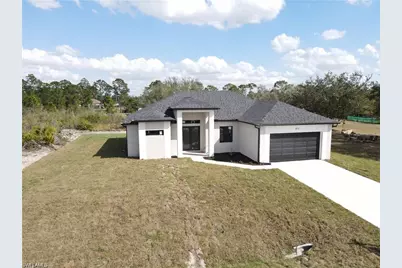 812 Hibiscus Ave, Lehigh Acres, FL 33972 - Photo 3