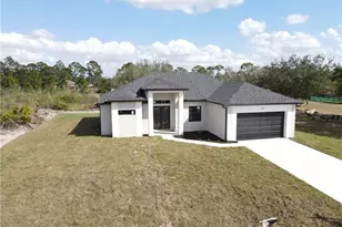 812 Hibiscus Ave, Lehigh Acres, FL 33972 - Photo 3