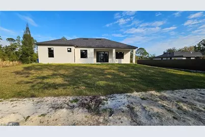 812 Hibiscus Ave, Lehigh Acres, FL 33972 - Photo 21