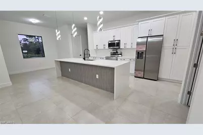 812 Hibiscus Ave, Lehigh Acres, FL 33972 - Photo 5