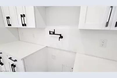 812 Hibiscus Ave, Lehigh Acres, FL 33972 - Photo 15