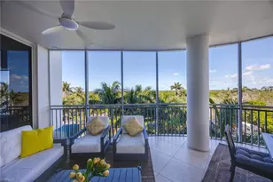 13675 Vanderbilt Dr, Naples, FL 34110 - Photo 35