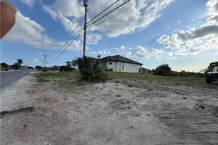 1528 NE 13th Ave, Cape Coral, FL 33909 - Photo 3