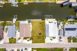 2609 Bayshore Dr, Matlacha, FL 33993 - Photo 5