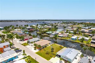 2609 Bayshore Dr, Matlacha, FL 33993 - Photo 9