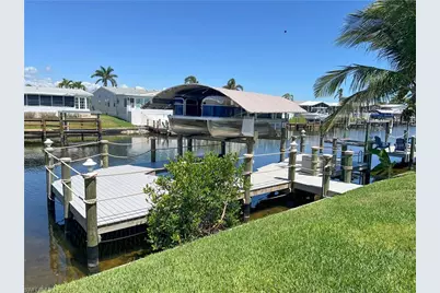 17521 Primrose Ct, Fort Myers Beach, FL 33931 - Photo 3