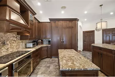 842 Miramar Ct, Cape Coral, FL 33904 - Photo 11