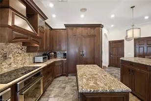 842 Miramar Ct, Cape Coral, FL 33904 - Photo 11