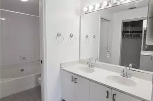 1096 Woodshire Ln, Naples, FL 34105 - Photo 9