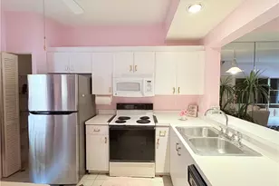 1096 Woodshire Ln, Naples, FL 34105 - Photo 3